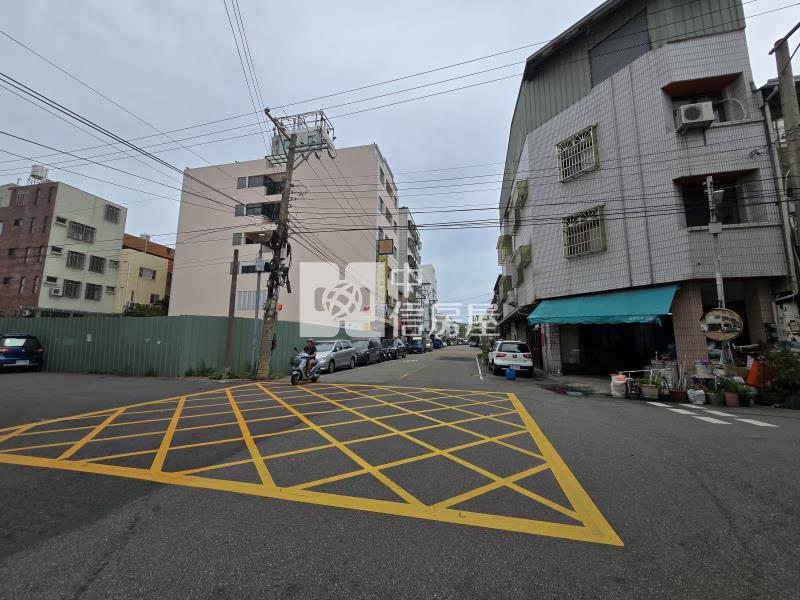 潭子東寶住辦倉儲鋼構透天(專任)房屋室內格局與周邊環境