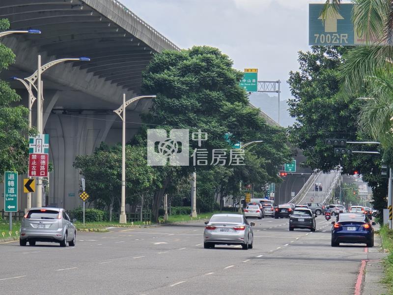 潭子東寶住辦倉儲鋼構透天(專任)房屋室內格局與周邊環境