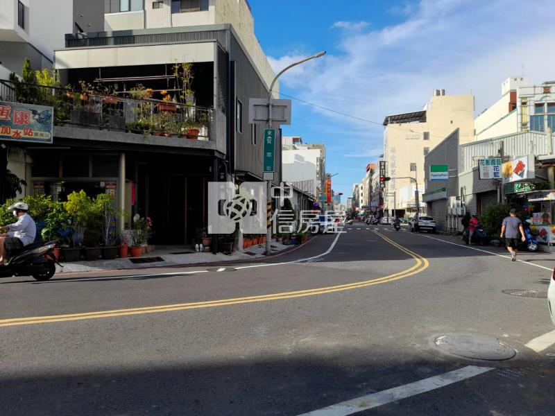 南區賢南街透天宅房屋室內格局與周邊環境