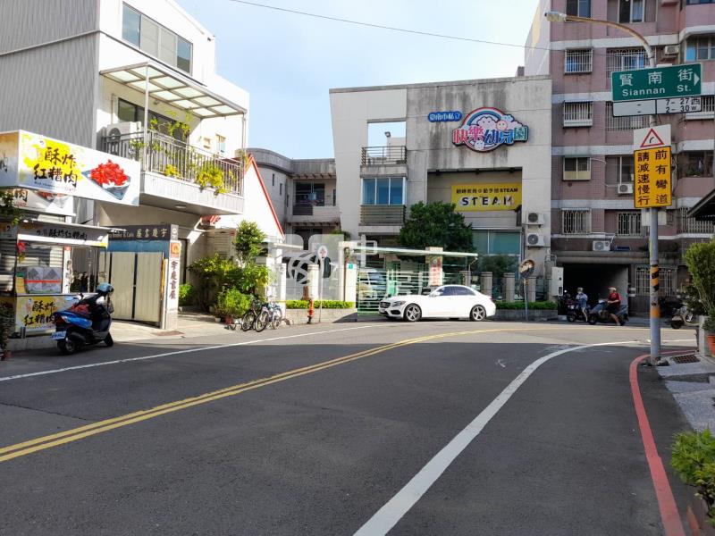 南區賢南街透天宅房屋室內格局與周邊環境