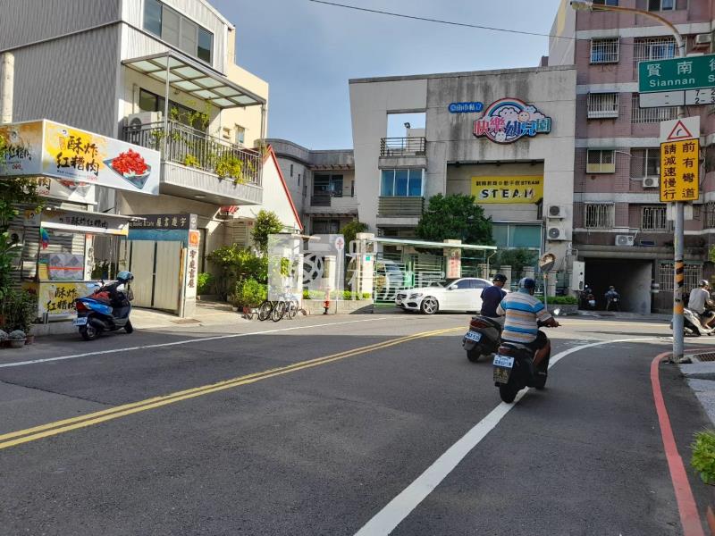南區賢南街透天宅房屋室內格局與周邊環境