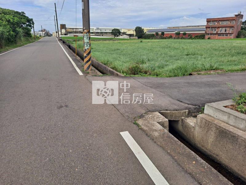 山上段大面寬角地房屋室內格局與周邊環境