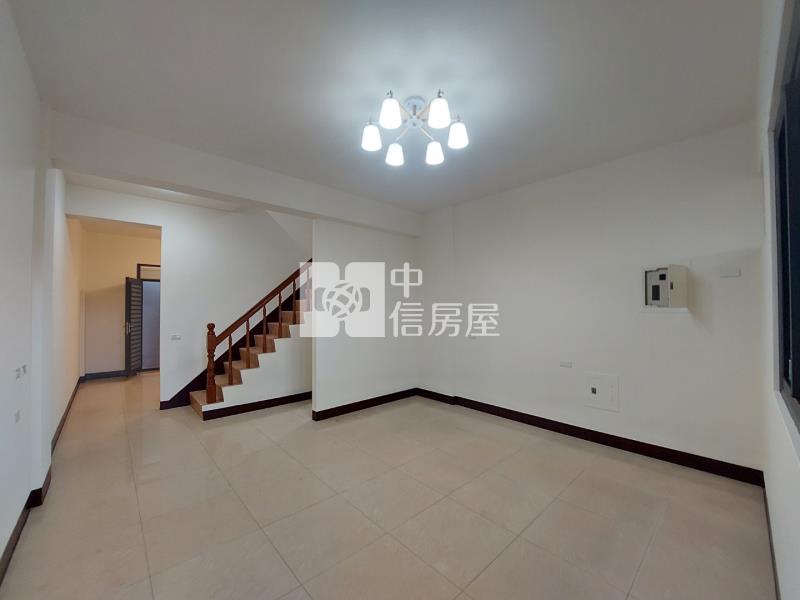 觀音區近新坡市區(大富路)透天房屋室內格局與周邊環境