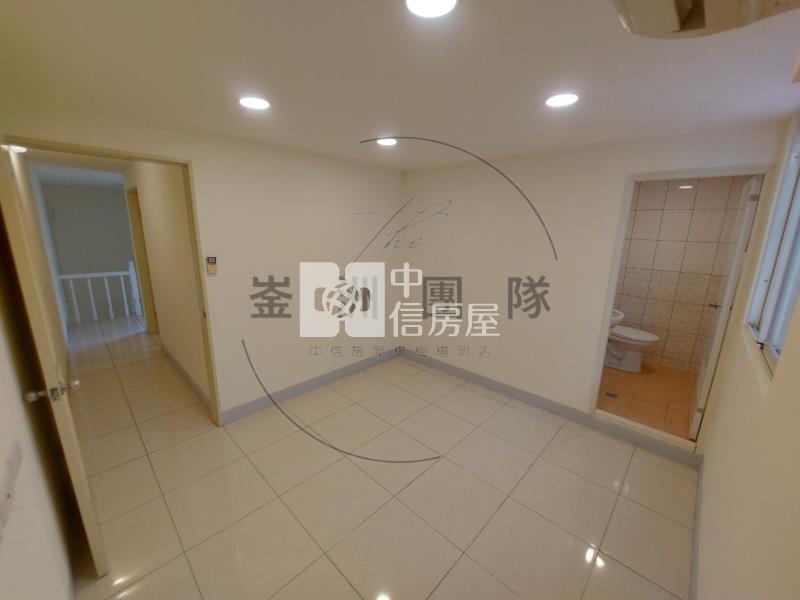 平鎮邊間臨路透天房屋室內格局與周邊環境
