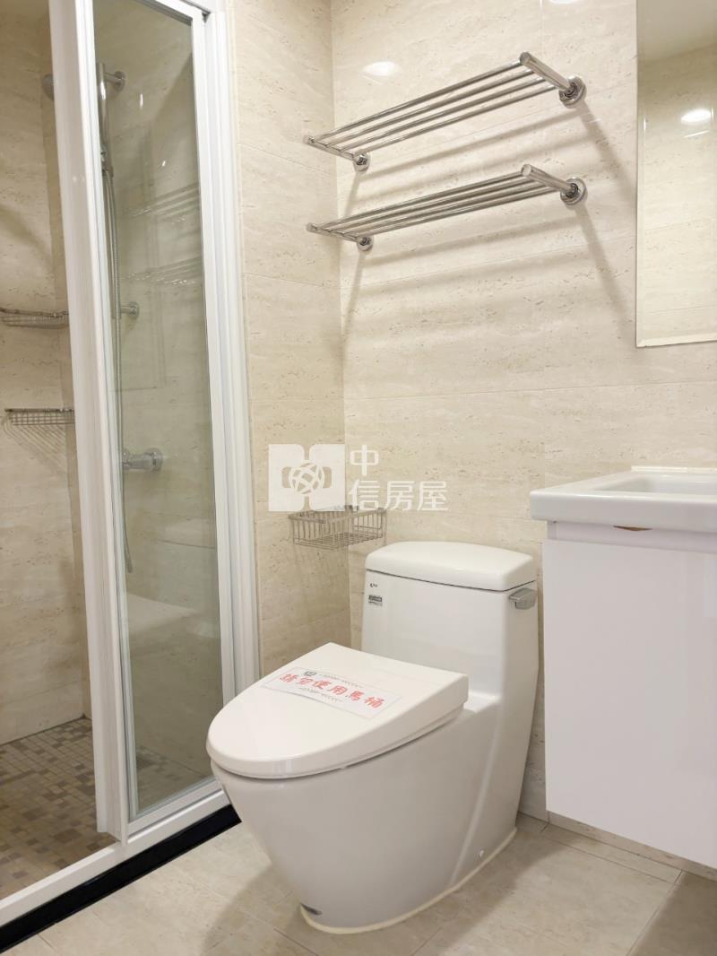 新東區上東城樣品3房輕屋齡大樓房屋室內格局與周邊環境