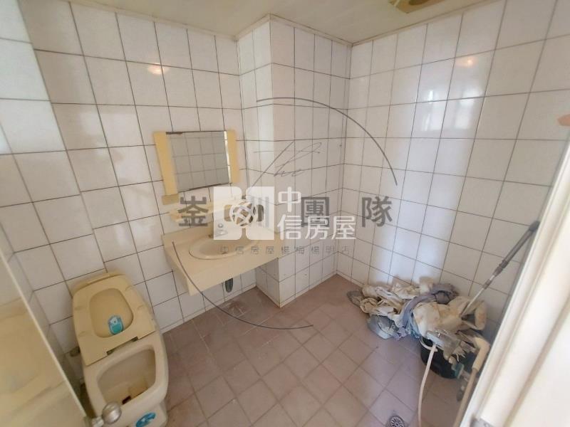 近龍科邊間透天房屋室內格局與周邊環境
