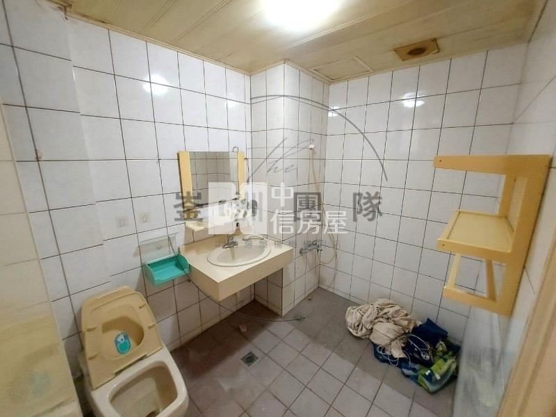 近龍科邊間透天房屋室內格局與周邊環境