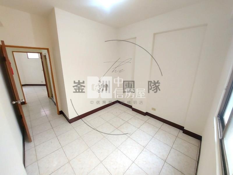 近龍科邊間透天房屋室內格局與周邊環境