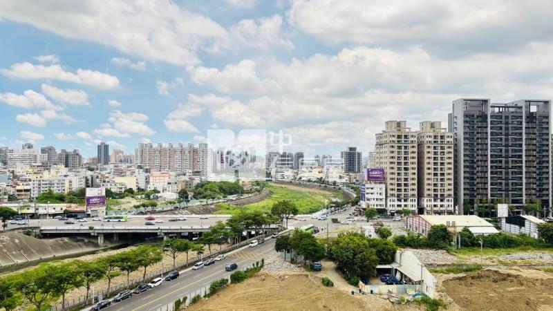 植幸福視野三房休旅車位房屋室內格局與周邊環境