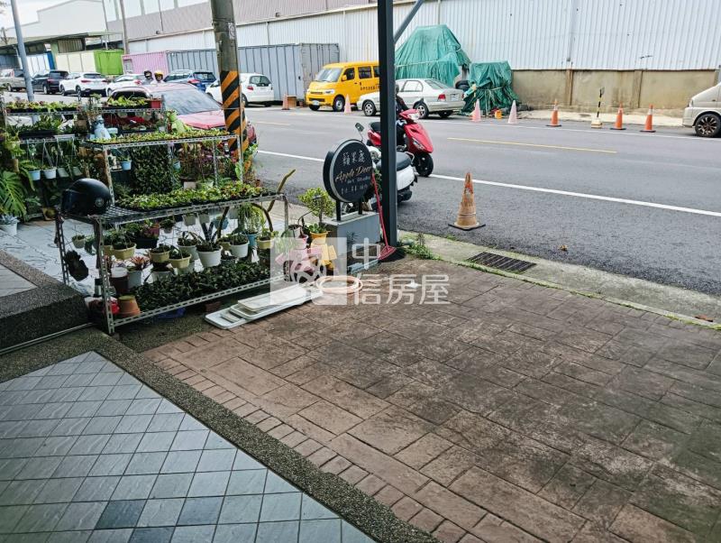 社區12米路店面房屋室內格局與周邊環境