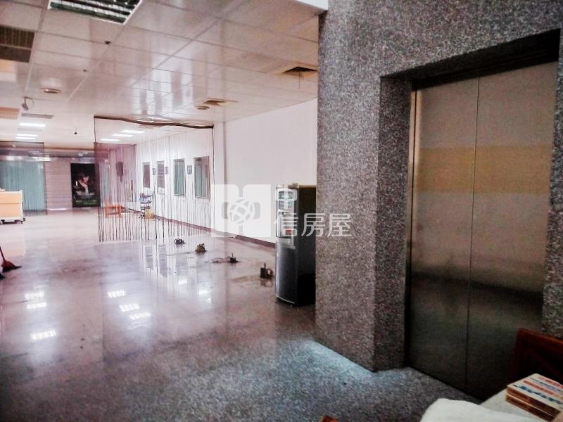中壢火車站電梯百坪金透店房屋室內格局與周邊環境