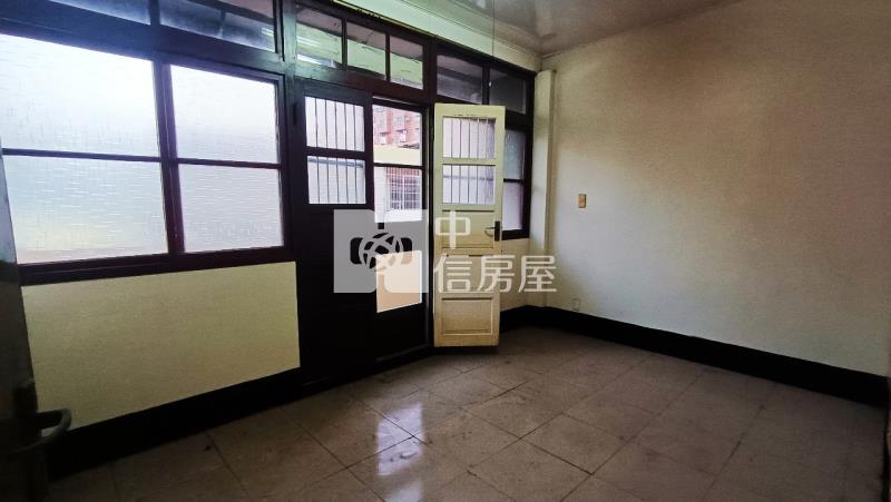 專簽員林中正路旁透天房屋室內格局與周邊環境