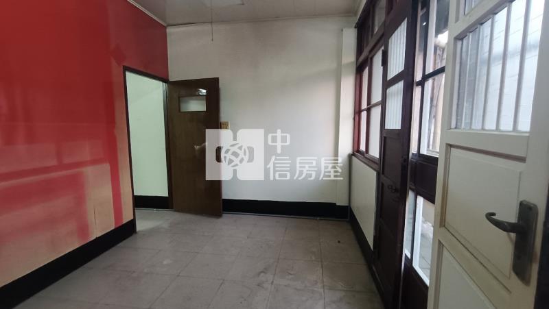 專簽員林中正路旁透天房屋室內格局與周邊環境