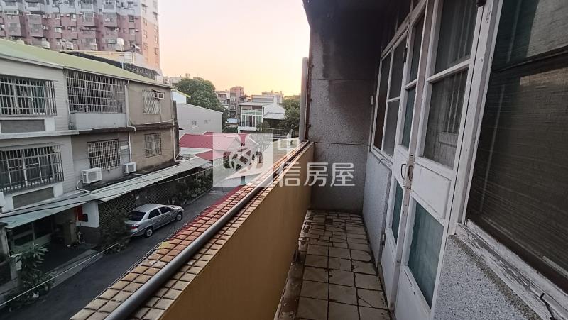 專簽員林中正路旁透天房屋室內格局與周邊環境