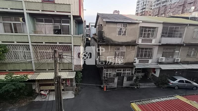 專簽員林中正路旁透天房屋室內格局與周邊環境