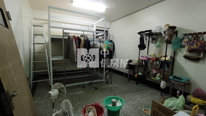 專簽員林中正路旁透天房屋室內格局與周邊環境