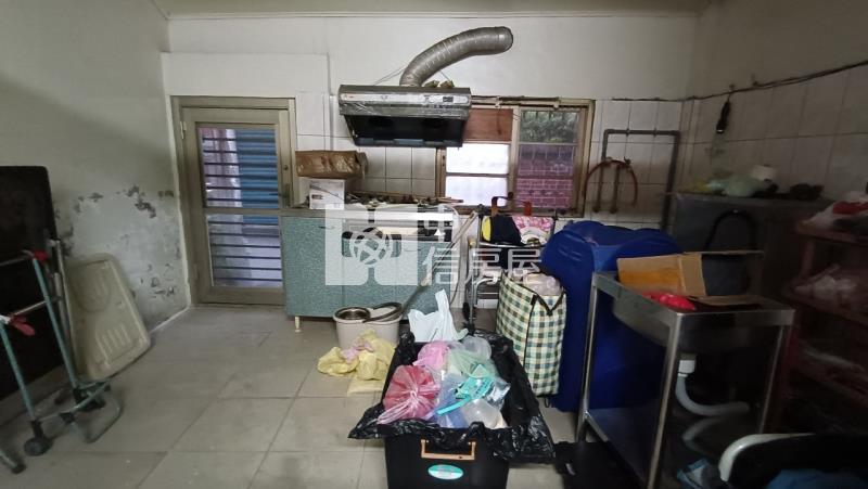 專簽員林中正路旁透天房屋室內格局與周邊環境