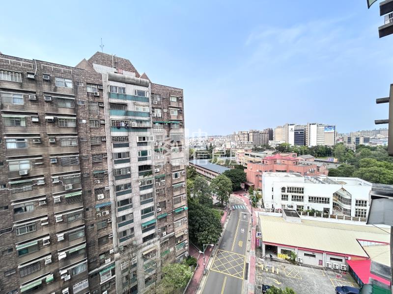 內壢自立國宅景觀三房車位房屋室內格局與周邊環境