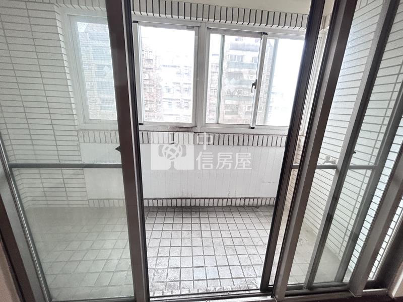 內壢自立國宅景觀三房車位房屋室內格局與周邊環境