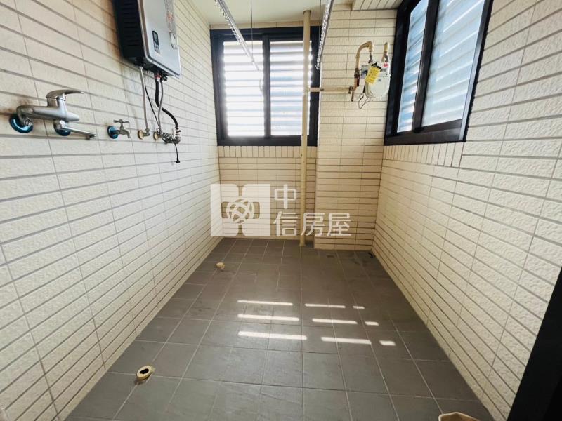 高工商圈輕屋齡三改二房+休旅車位美屋房屋室內格局與周邊環境