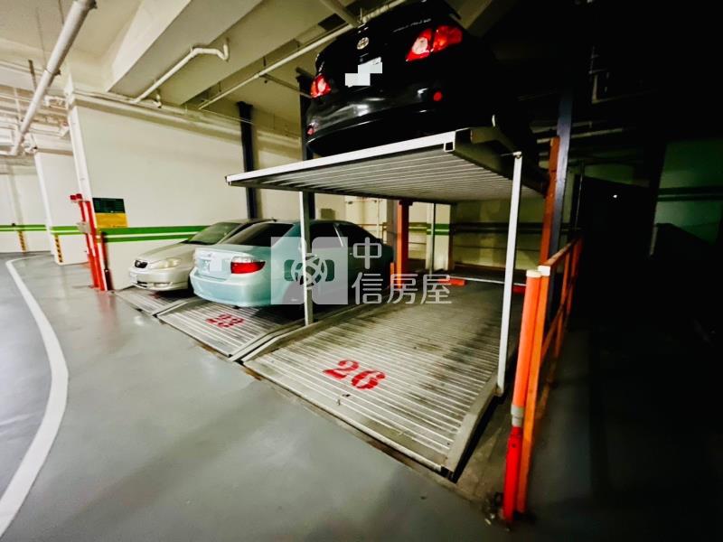 高工商圈輕屋齡三改二房+休旅車位美屋房屋室內格局與周邊環境