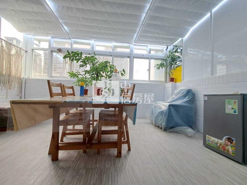 高鐵收租電梯金店面加套房房屋室內格局與周邊環境