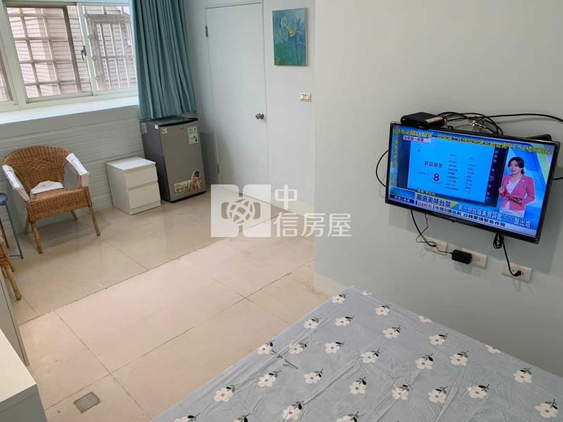 高鐵收租電梯金店面加套房房屋室內格局與周邊環境