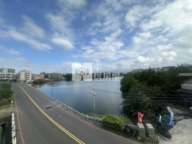 景觀角間店面3車位房屋室內格局與周邊環境