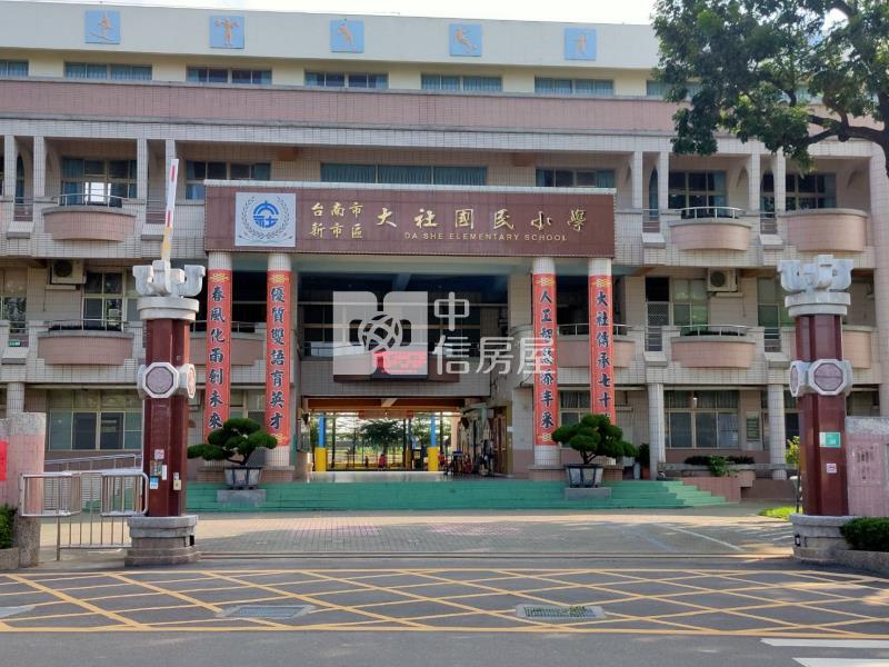 新市大社工廠邊有水有電美農地房屋室內格局與周邊環境