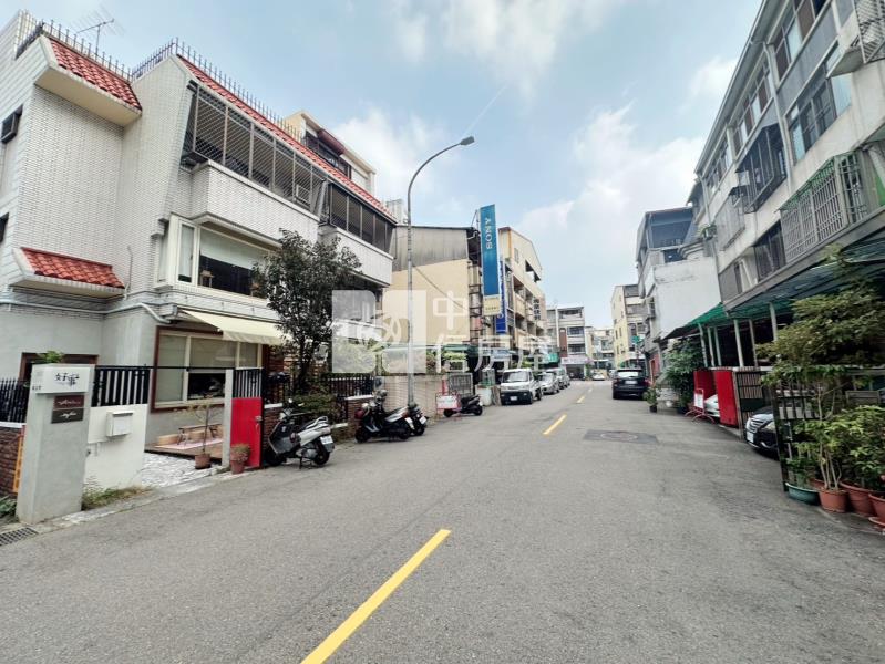 民俗公園永久棟距車庫美墅房屋室內格局與周邊環境