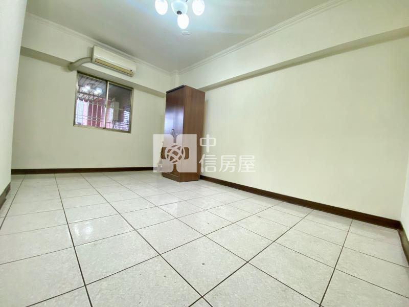美村X工學商圈｜邊間8.7米大面寬1+2樓雙店面房屋室內格局與周邊環境