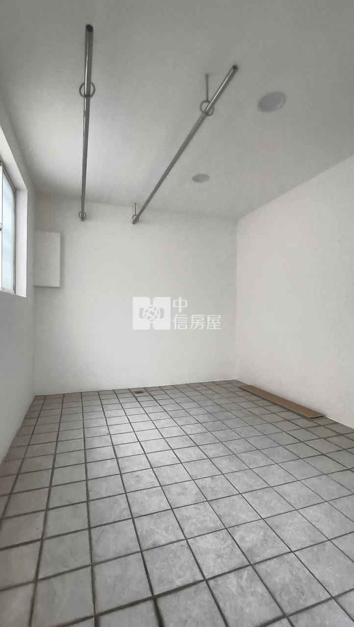 近過嶺商圈~整新前院車位美墅房屋室內格局與周邊環境