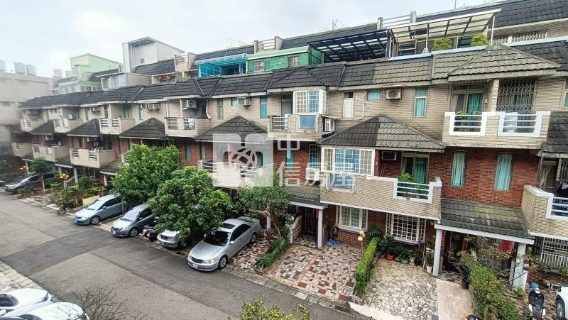 近過嶺商圈~整新前院車位美墅房屋室內格局與周邊環境