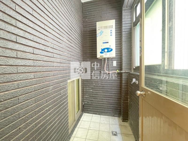 楊梅交流道全新整理雙車位美透天房屋室內格局與周邊環境