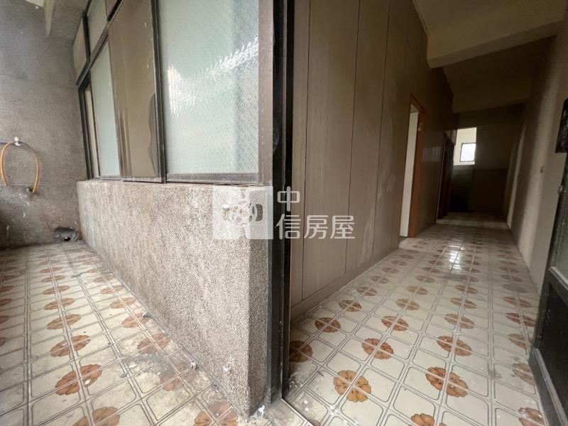 平鎮近忠貞國小邊間前後院透天房屋室內格局與周邊環境