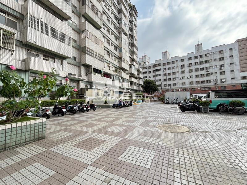 (金色美邸)松竹商圈全新整理三房平車美廈房屋室內格局與周邊環境