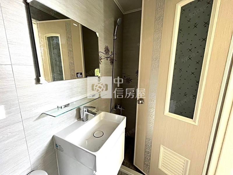 大里全新整理三層樓樓店房屋室內格局與周邊環境