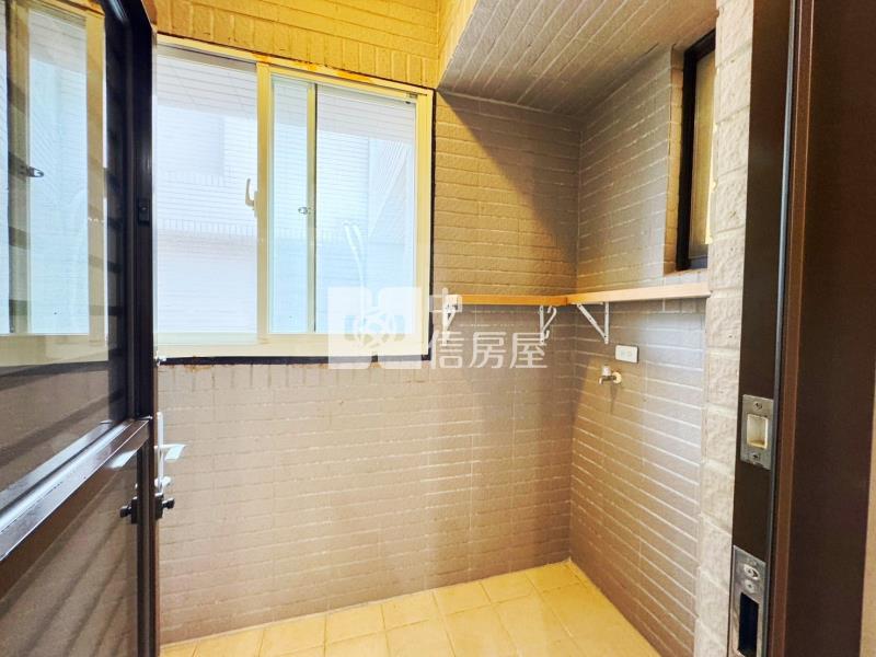 【安家】近青埔頂樓大露臺景觀戶房屋室內格局與周邊環境