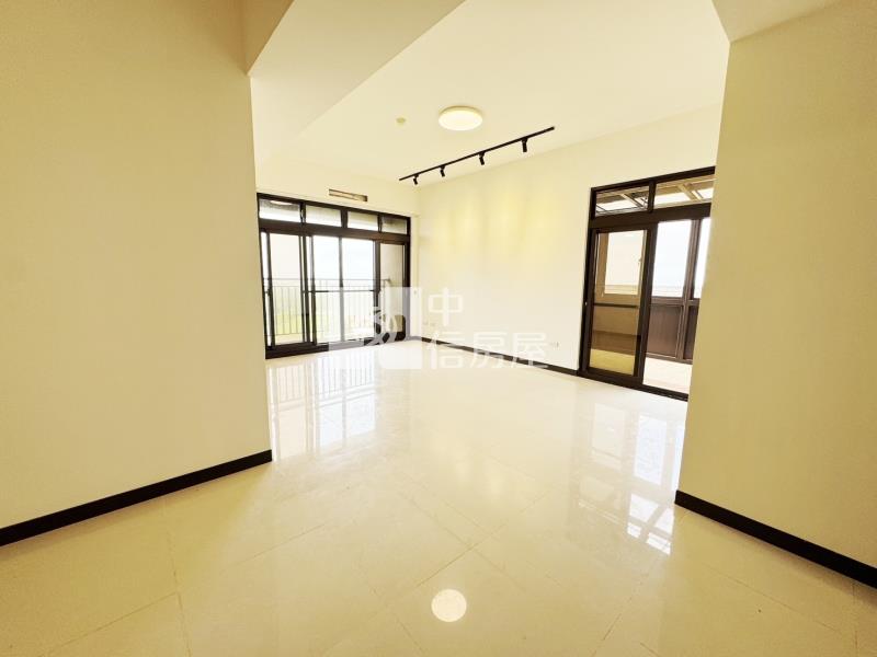 【安家】近青埔頂樓大露臺景觀戶房屋室內格局與周邊環境