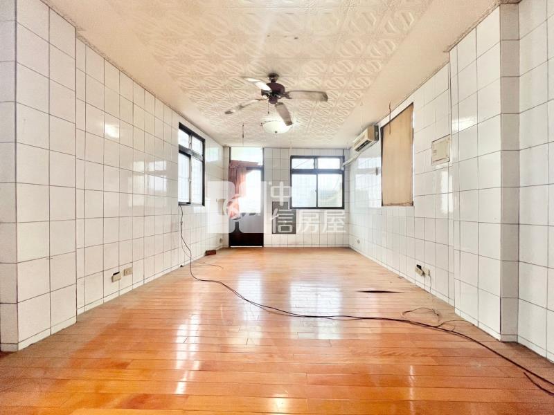 正20米道路百坪透店房屋室內格局與周邊環境