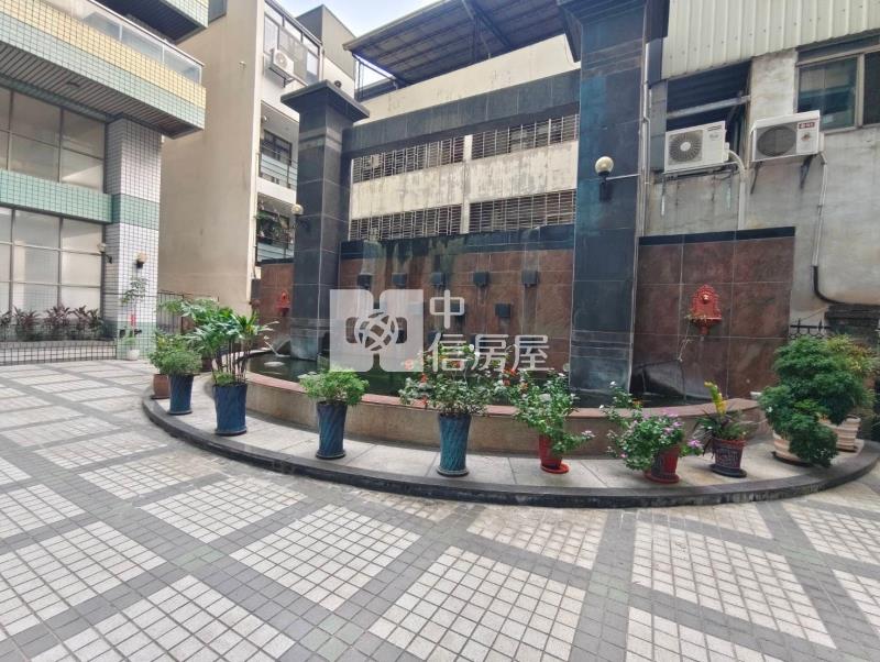 西屯三房車位房屋室內格局與周邊環境