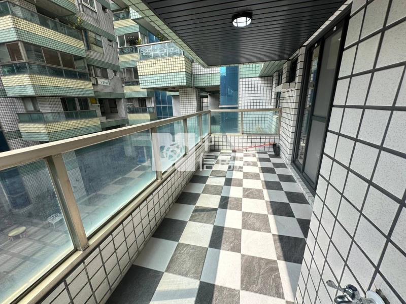 西屯三房車位房屋室內格局與周邊環境