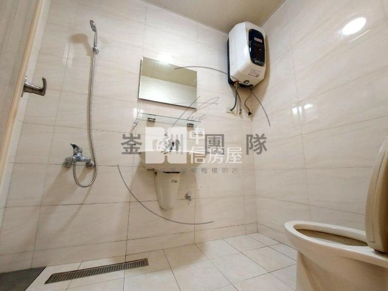 近水美國小美透天房屋室內格局與周邊環境