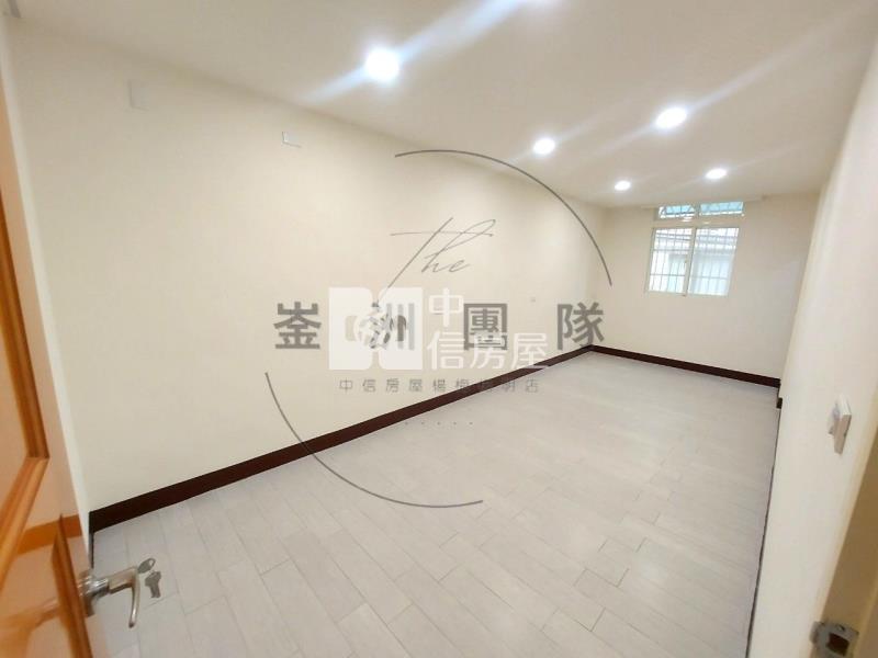 近水美國小美透天房屋室內格局與周邊環境