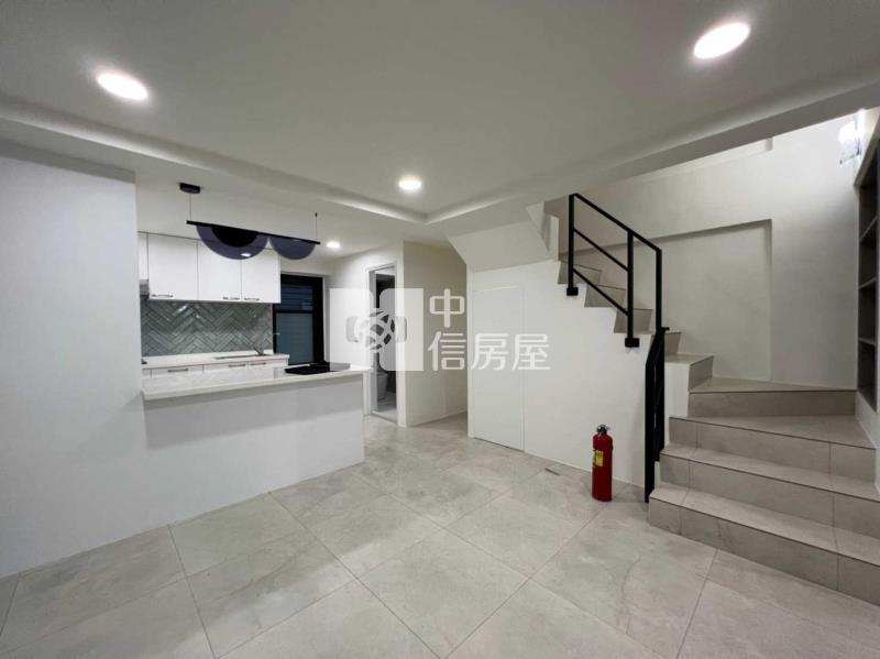 過嶺全新整理別墅房屋室內格局與周邊環境