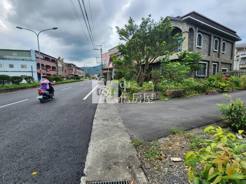 員山丁種歐風獨棟透天房屋室內格局與周邊環境