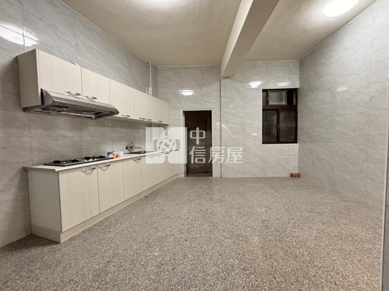 東平國小大面寬臨路透天房屋室內格局與周邊環境