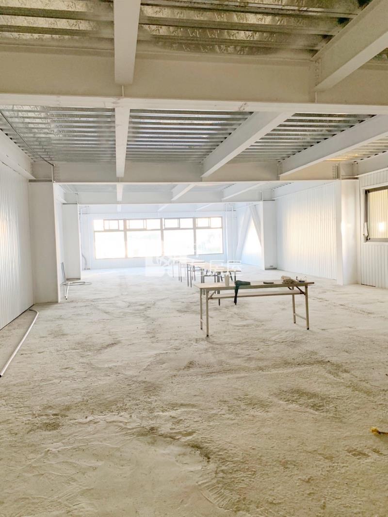 14期全新電梯透店房屋室內格局與周邊環境
