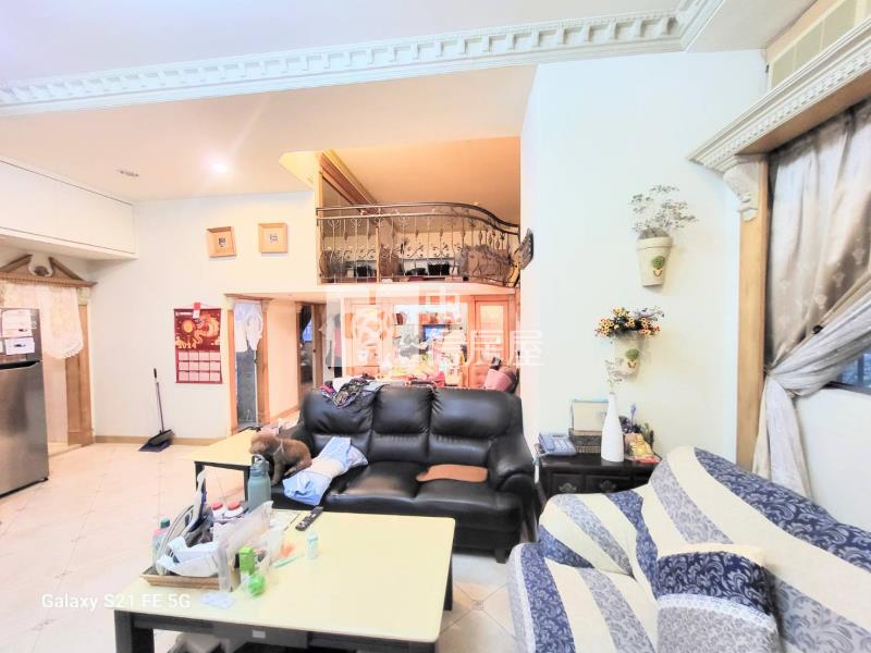 冠倫大國樓中樓2+1房房屋室內格局與周邊環境