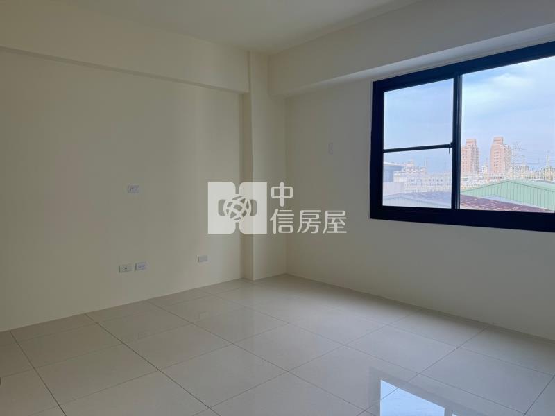 崇明國中新穎3+1房華廈平車房屋室內格局與周邊環境